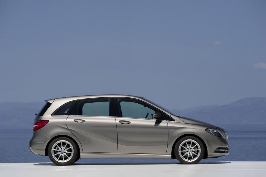  Mercedes-Benz B-Class 2012 года  (фото 9 из 47)